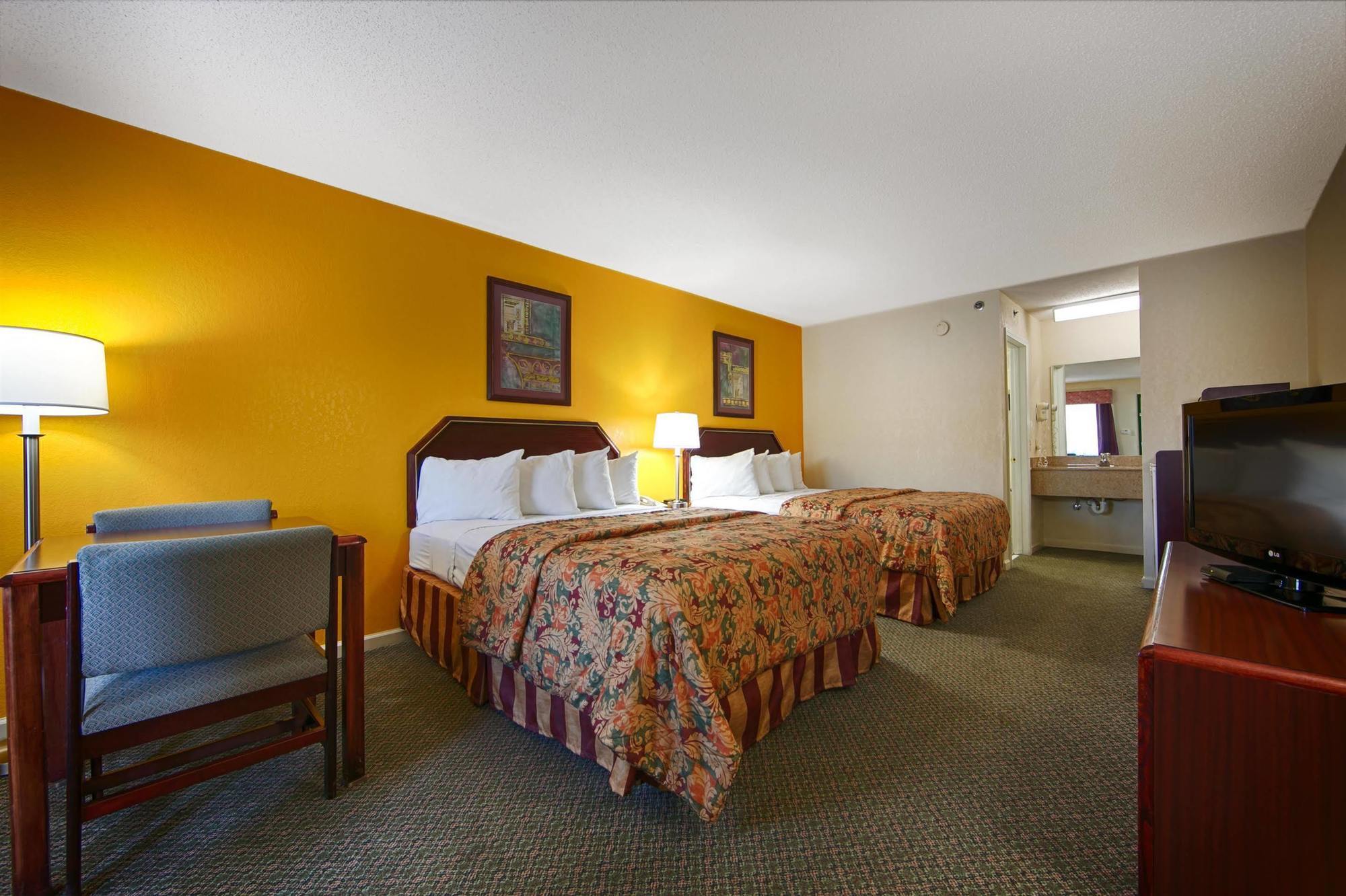 Red Roof Inn & Suites Rome Exterior photo