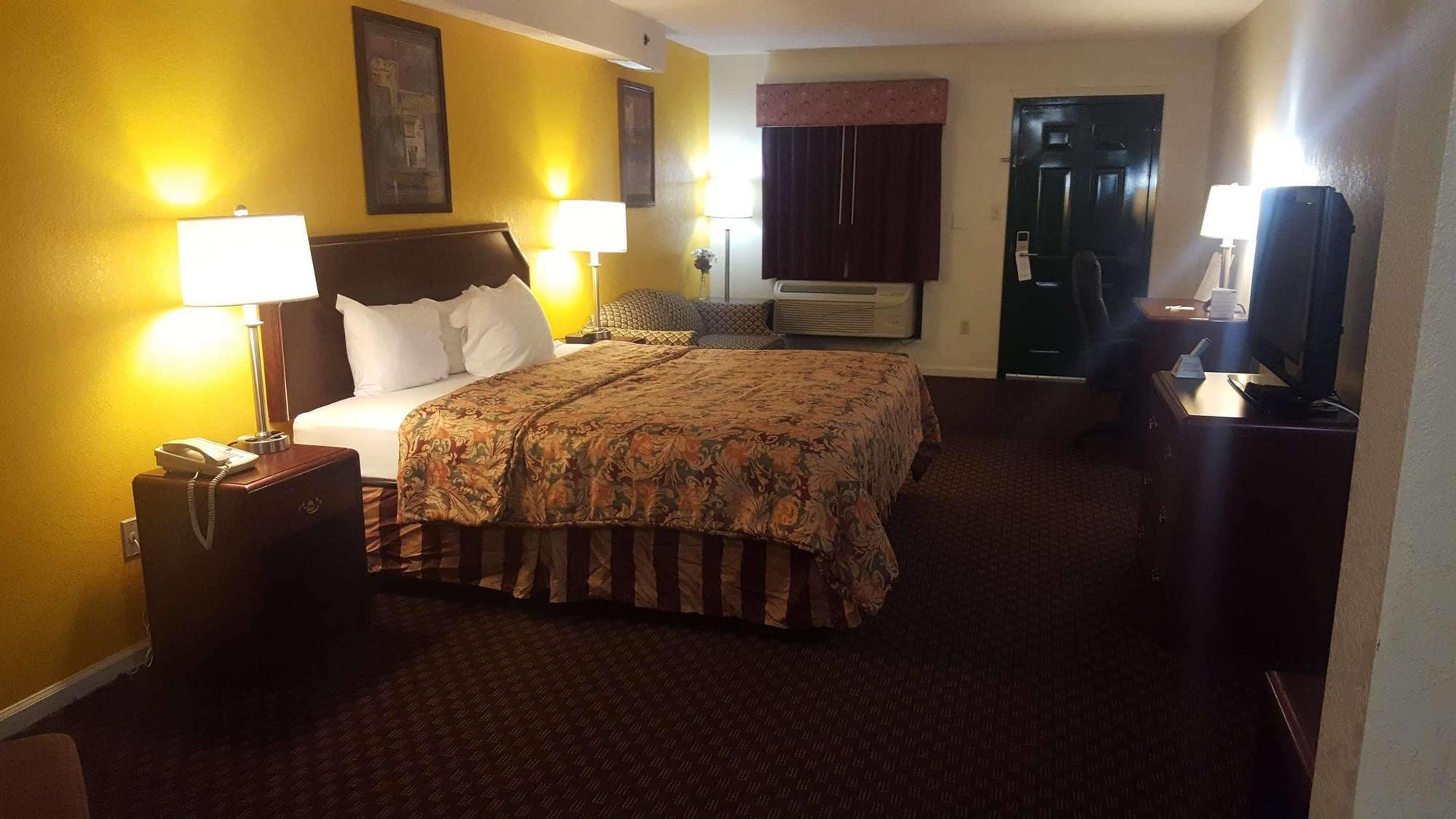 Red Roof Inn & Suites Rome Exterior photo